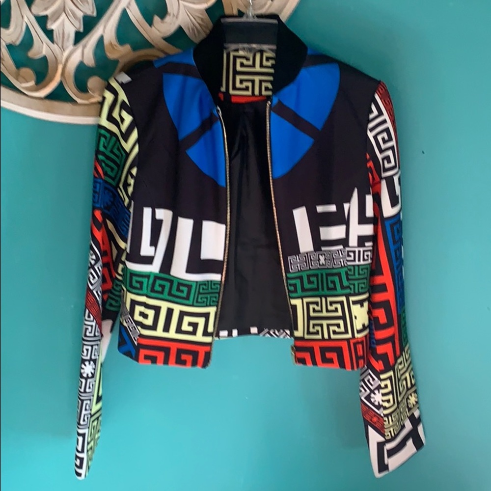 Cropped Geometric Shapes Jacket - Picture 2 of 3